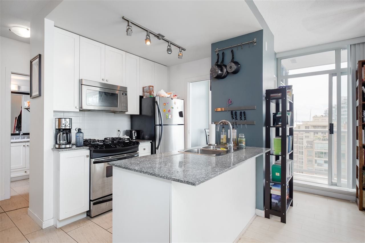 1206-480 Robson St