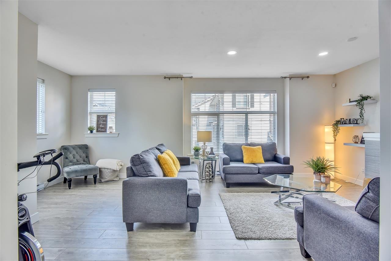1-14377 60 Avenue, Surrey
