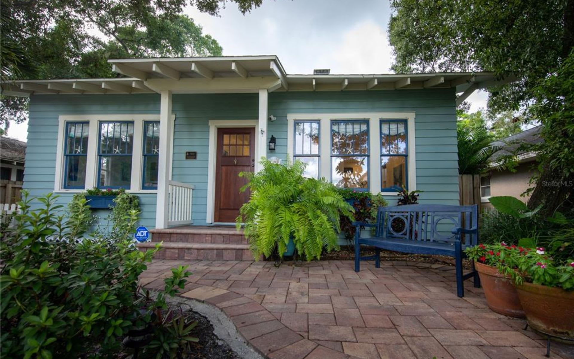 1122 Pomelo Ave