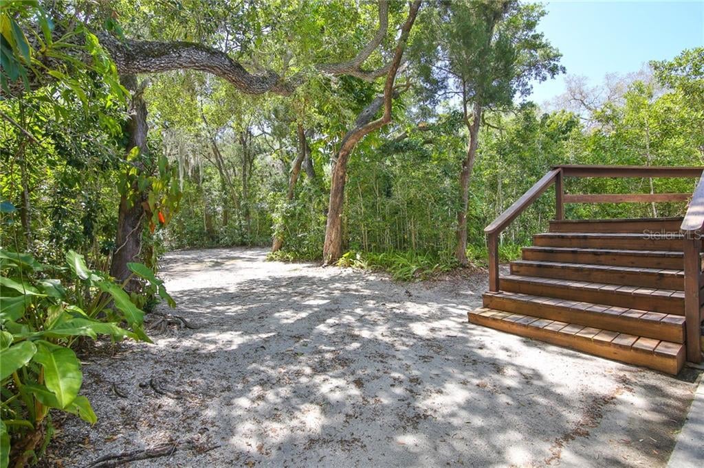 1311 Roberts Bay Ln