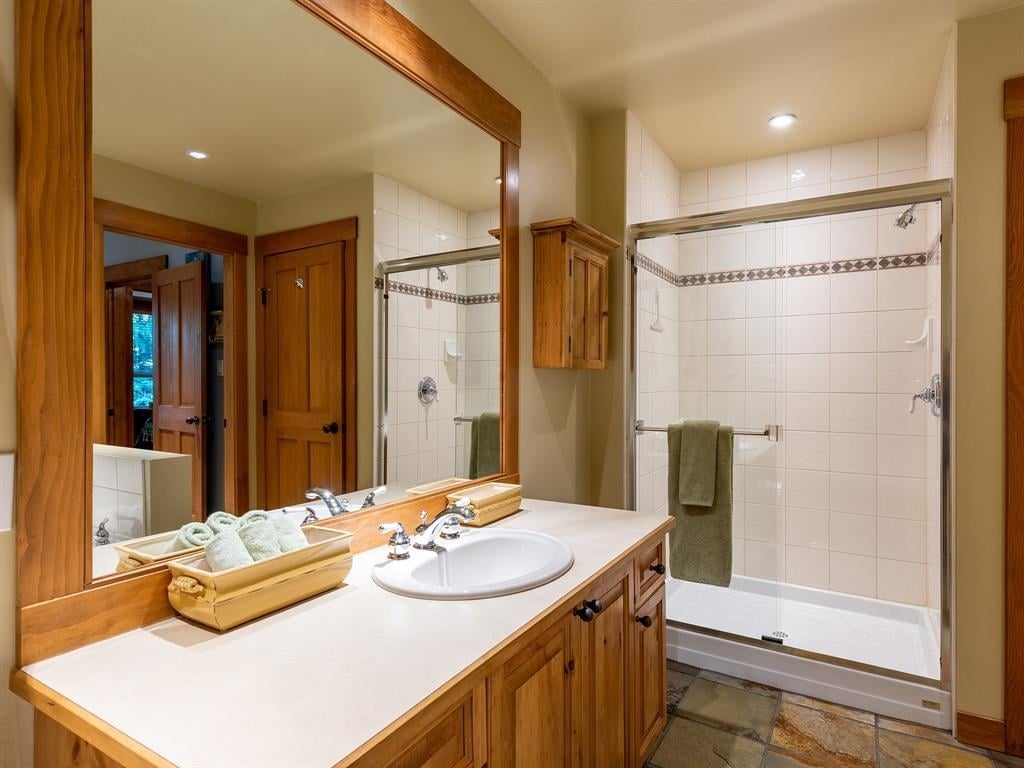 1-4668 Blackcomb Wy
