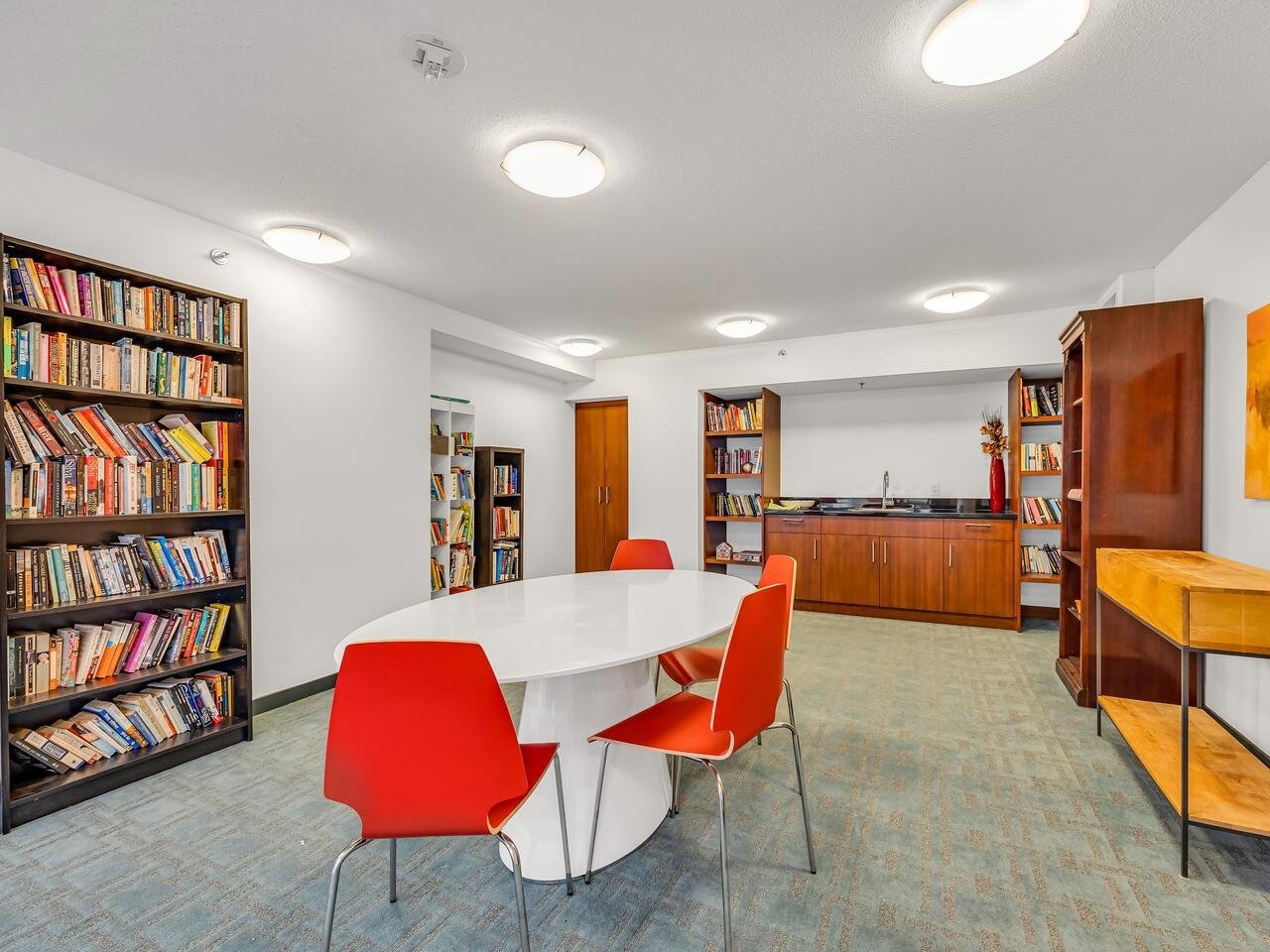 301-1650 W 7th Ave