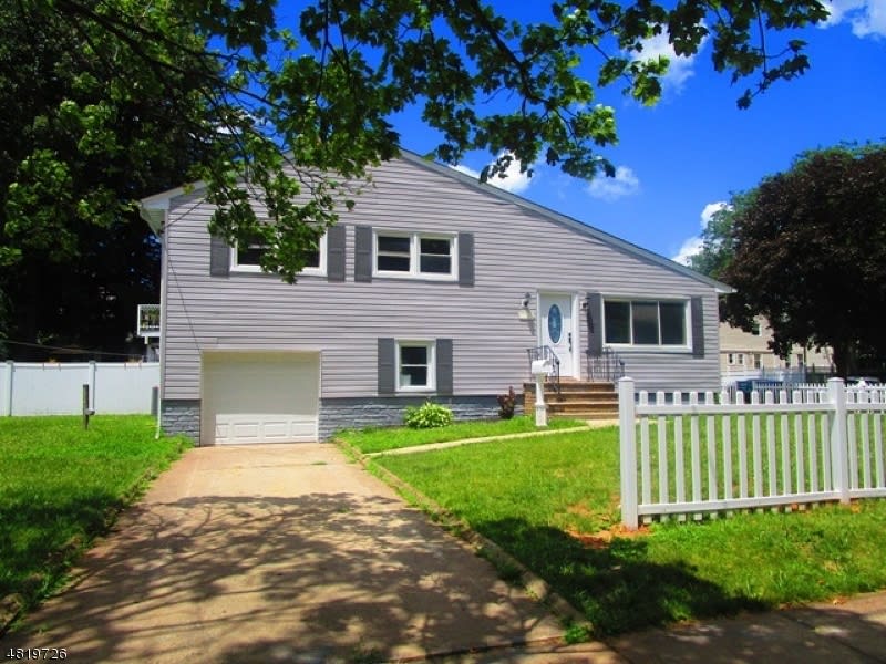 304 W 17th St