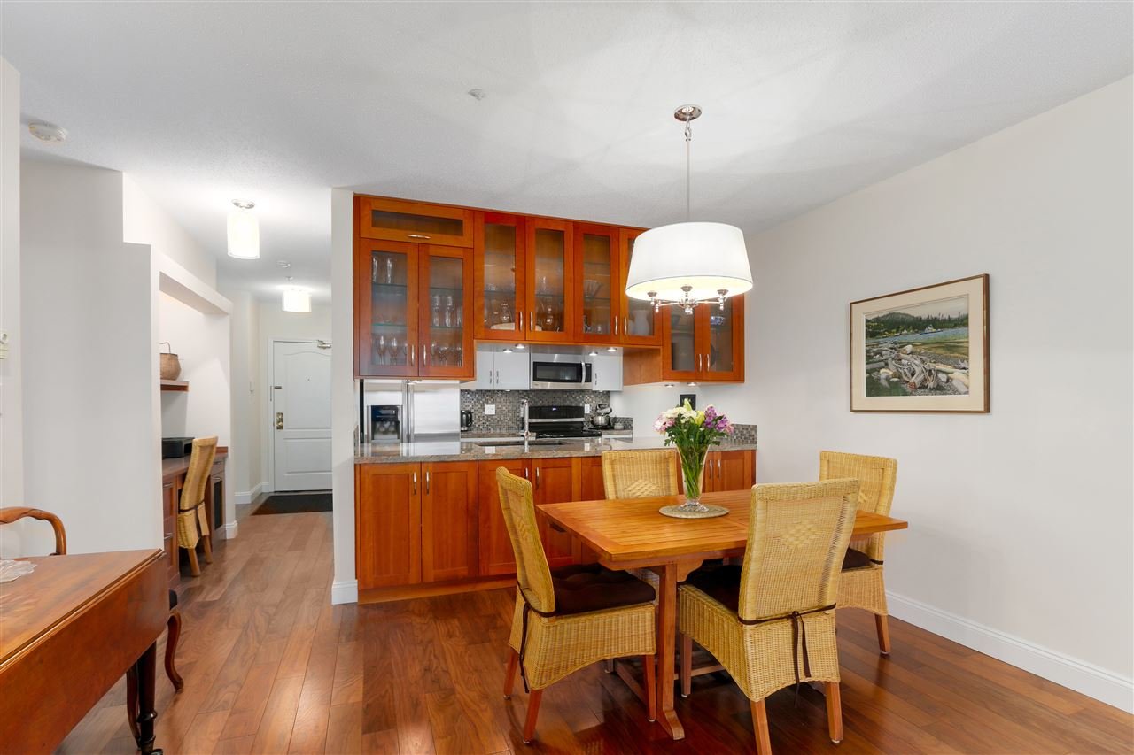 103-2202 Marine Dr