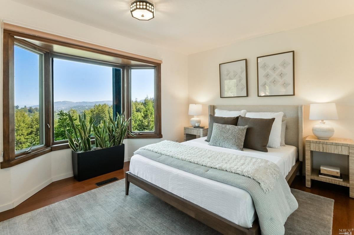 16 Manzanita Pl