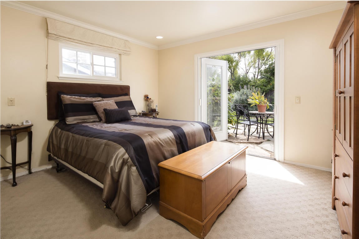 22 San Dimas Ave