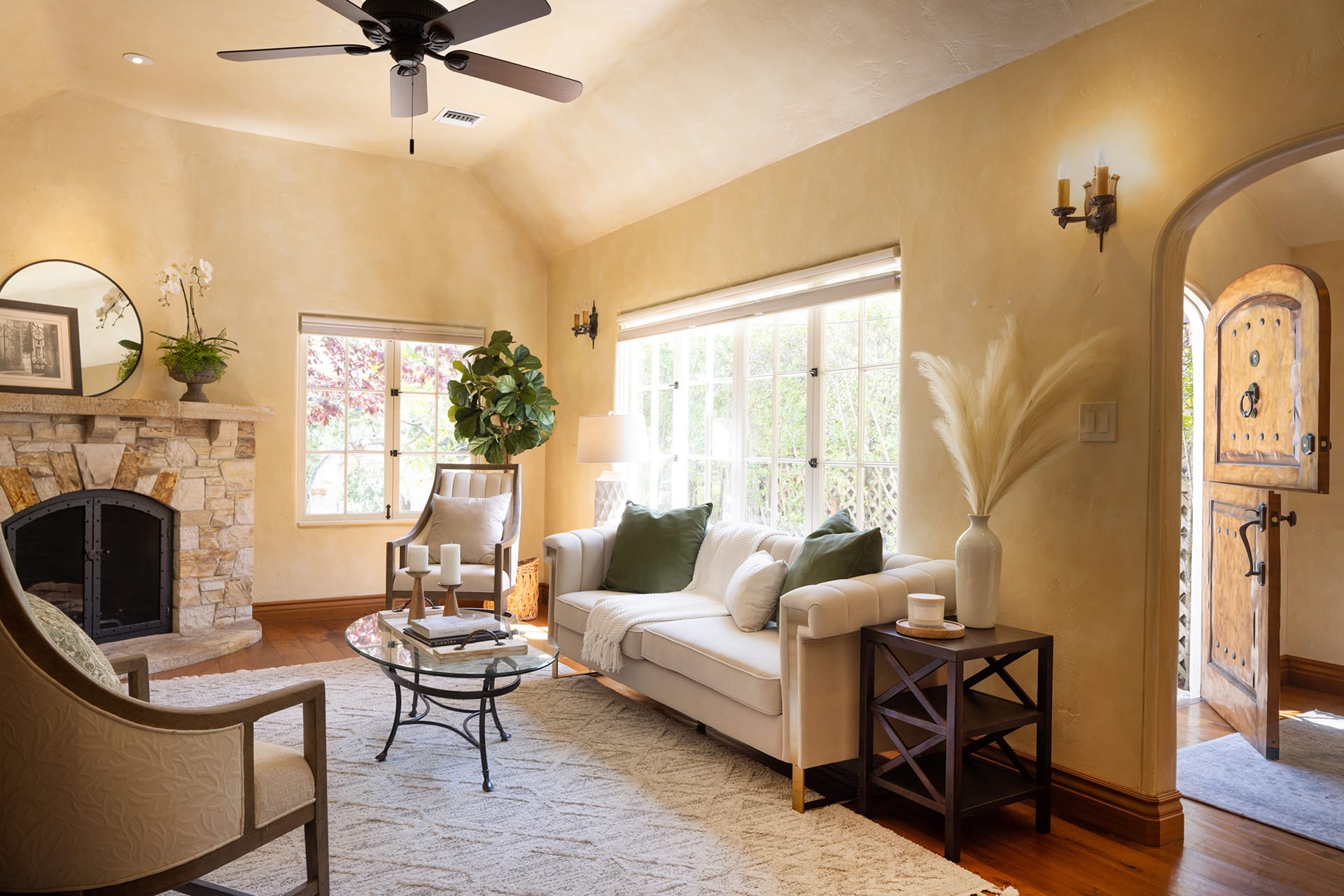 Charming Carmel Jewel - Mission 2NW of 1st