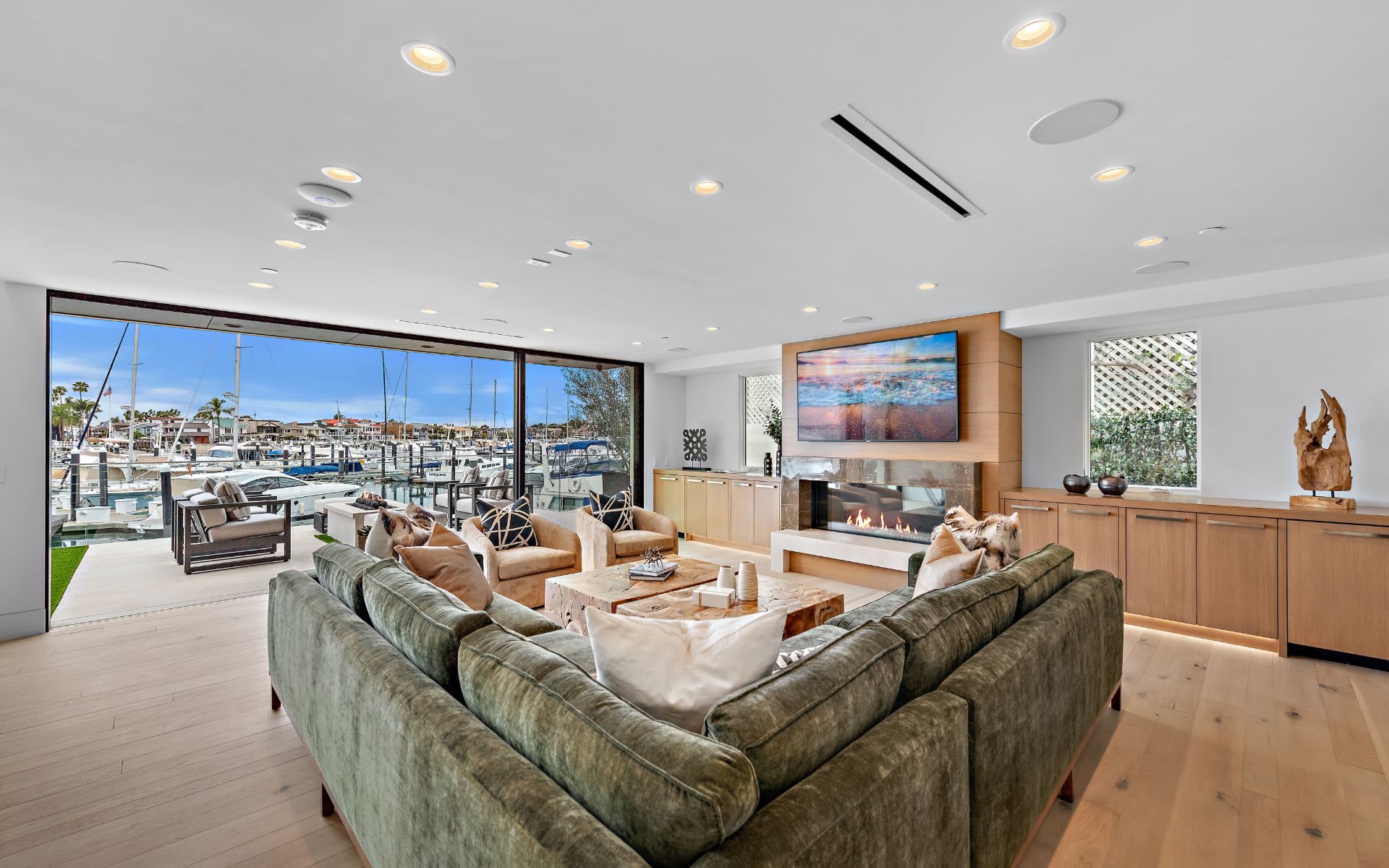 1653 Bayside Drive