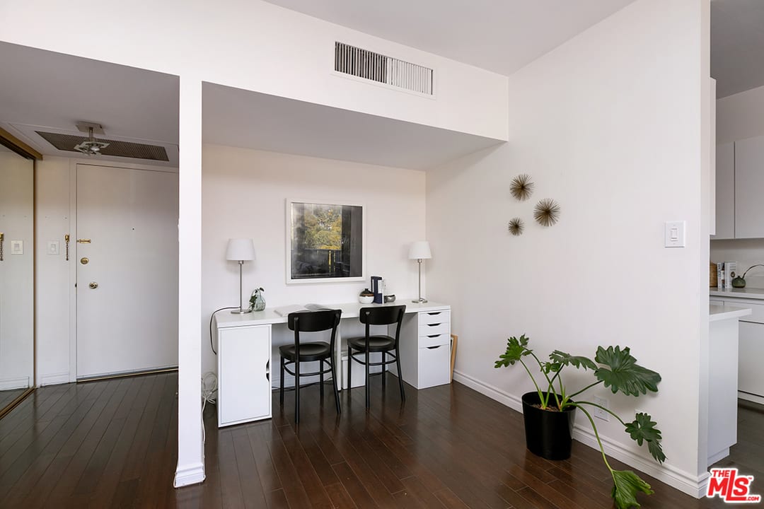 4455 Los Feliz Blvd, #504