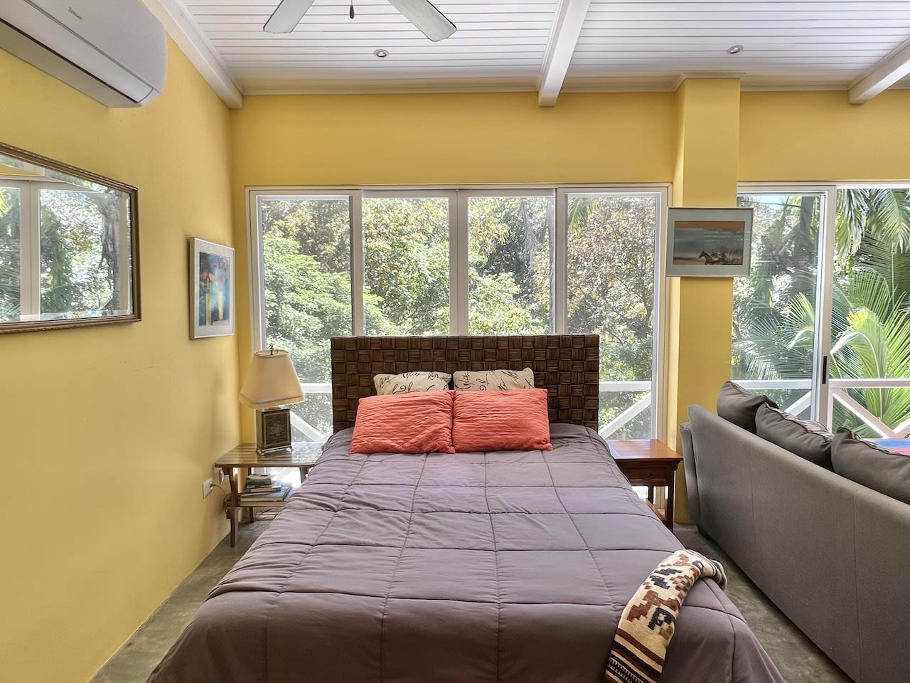 Casa Amable by Ronny’s Place