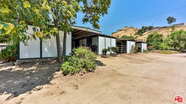 9211 Del Arroyo Dr