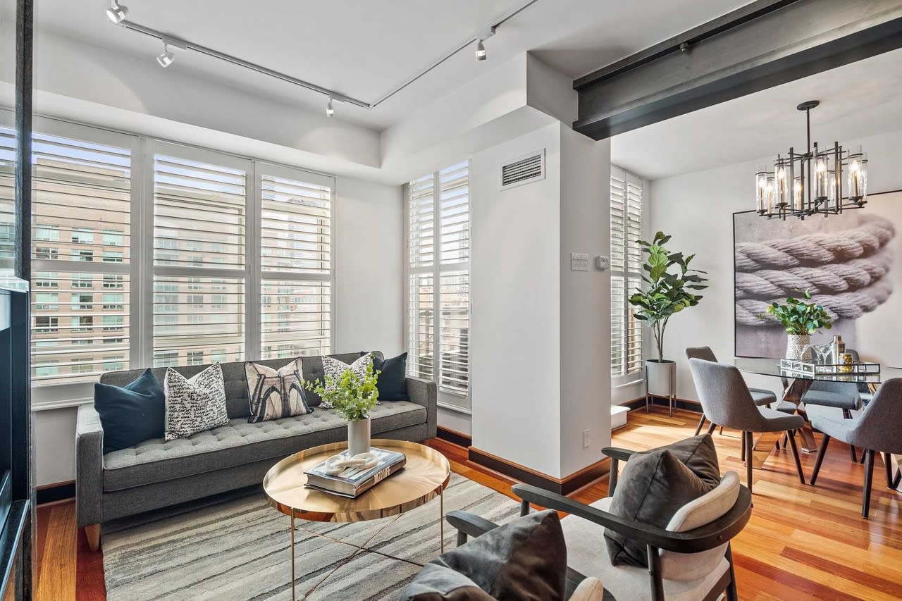 39 Jarvis St #806