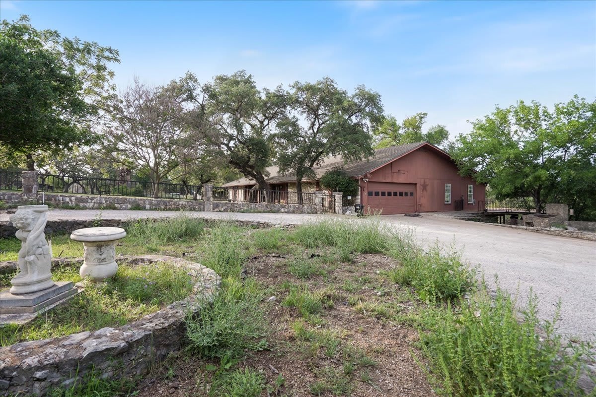 24900 Pedernales Canyon Trl