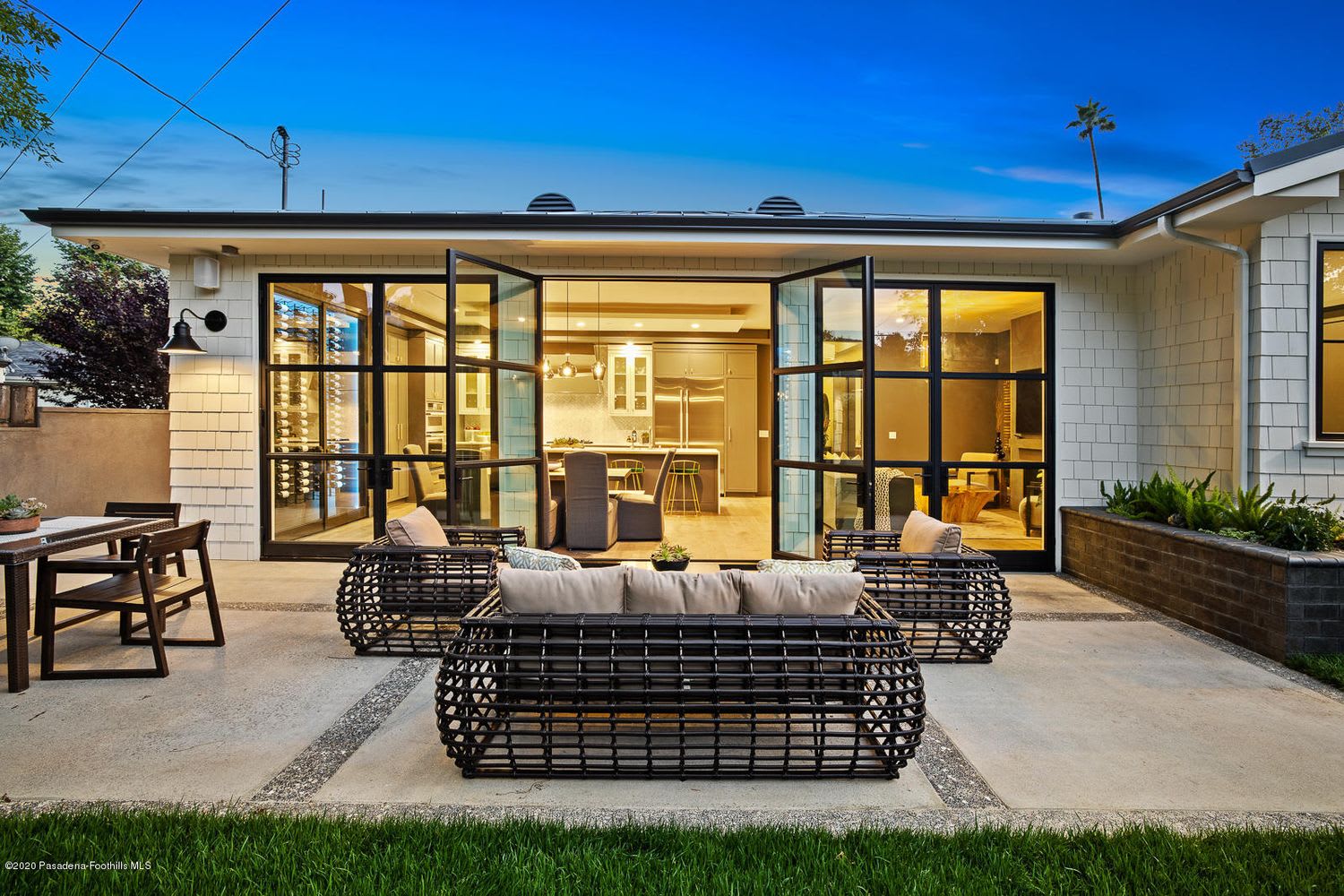 217 Lamour Dr
