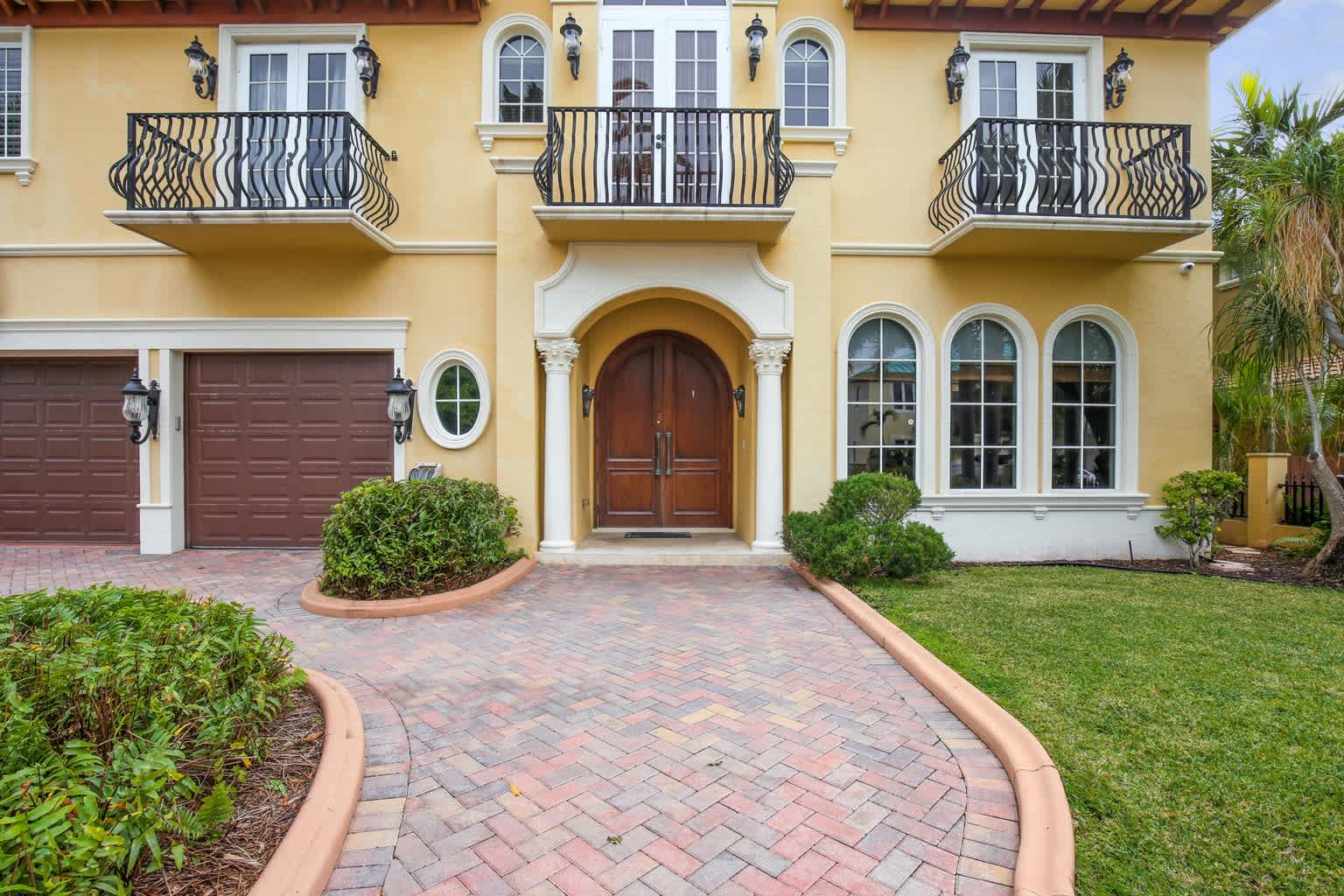 820 Ocean Inlet Dr