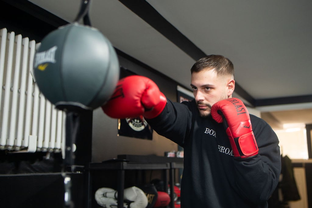 Enzo Siciliano Boxing on Broad