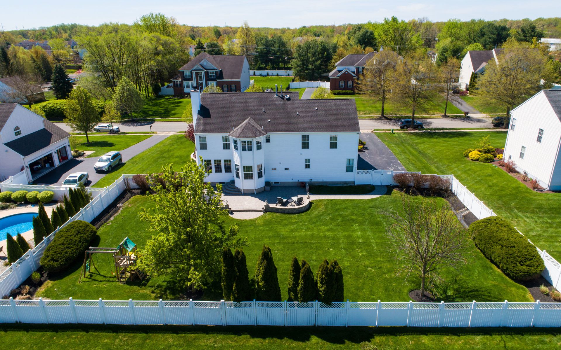 8 SHOREHAM CT