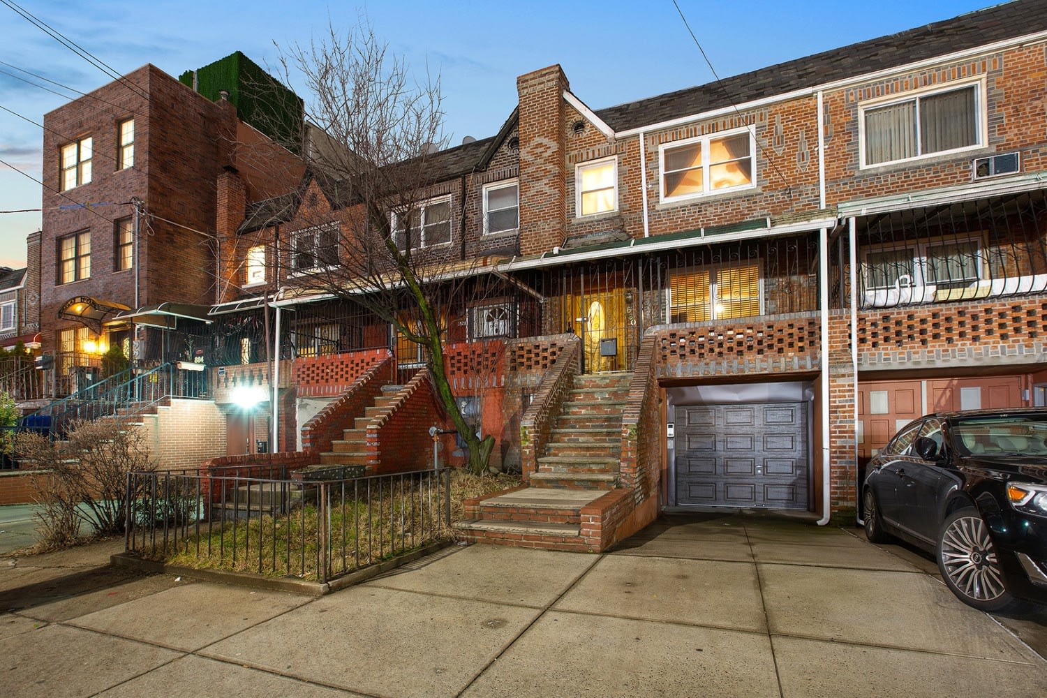 880 E New York Ave