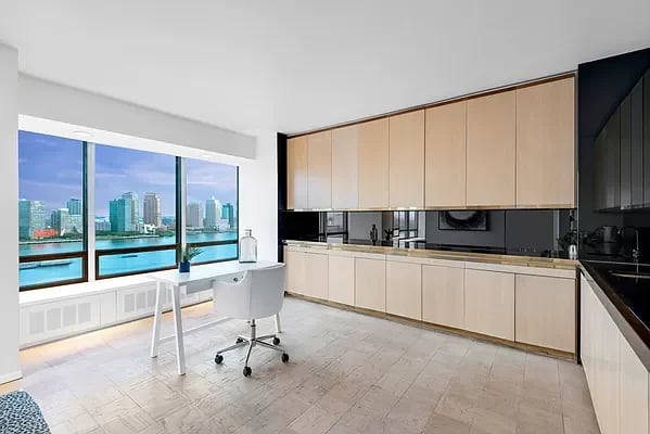 870 United Nations Plaza Unit: 14E