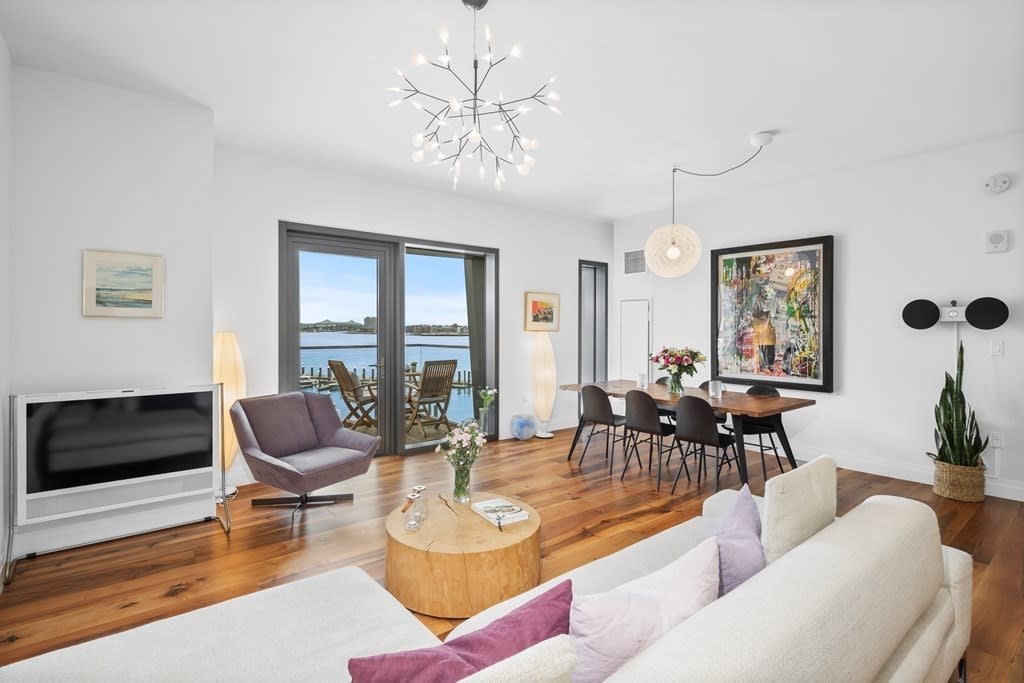 300 Pier 4 Blvd., Unit 5R