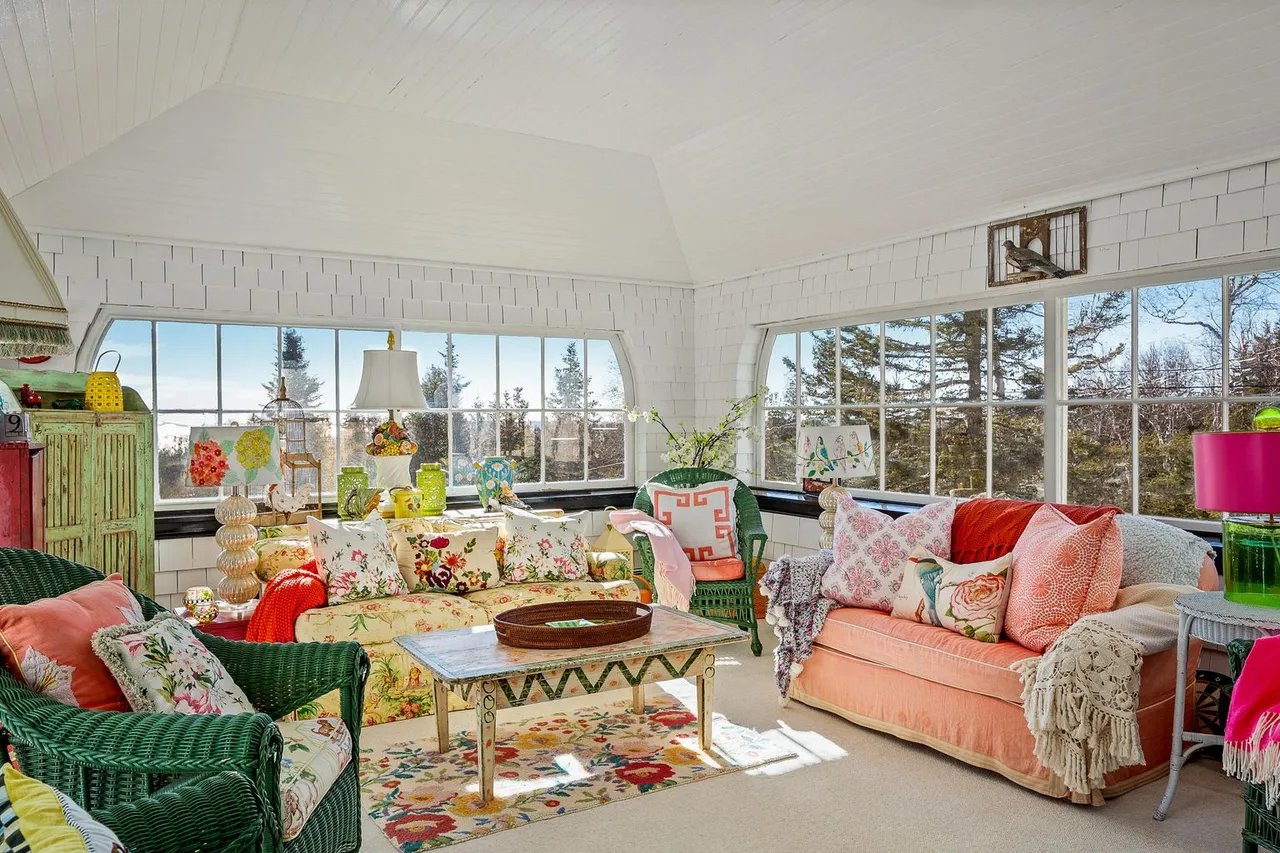 Get Ready for Spring with these Colorful Floral-Inspired Interiors