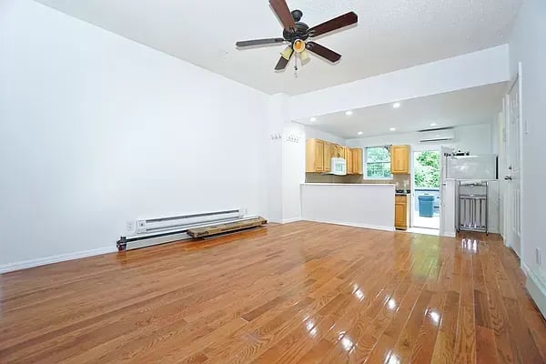 1072 Dekalb Avenue Unit: 3