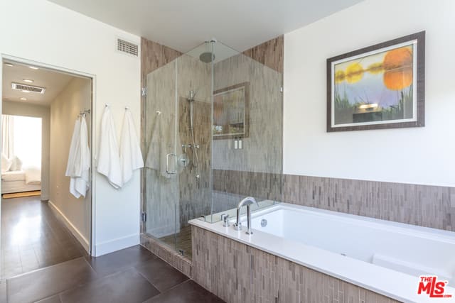 125 Pacific St #3