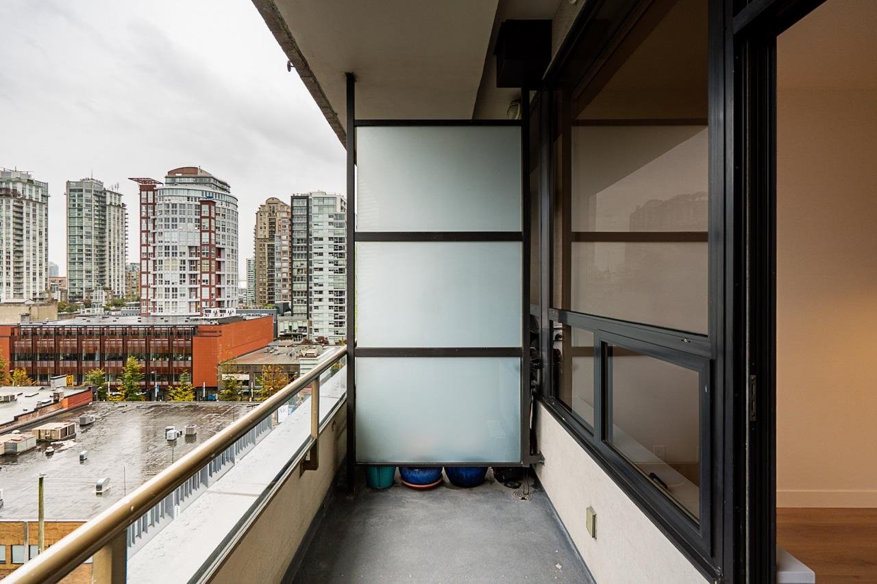 702-1010 Howe Street, Vancouver