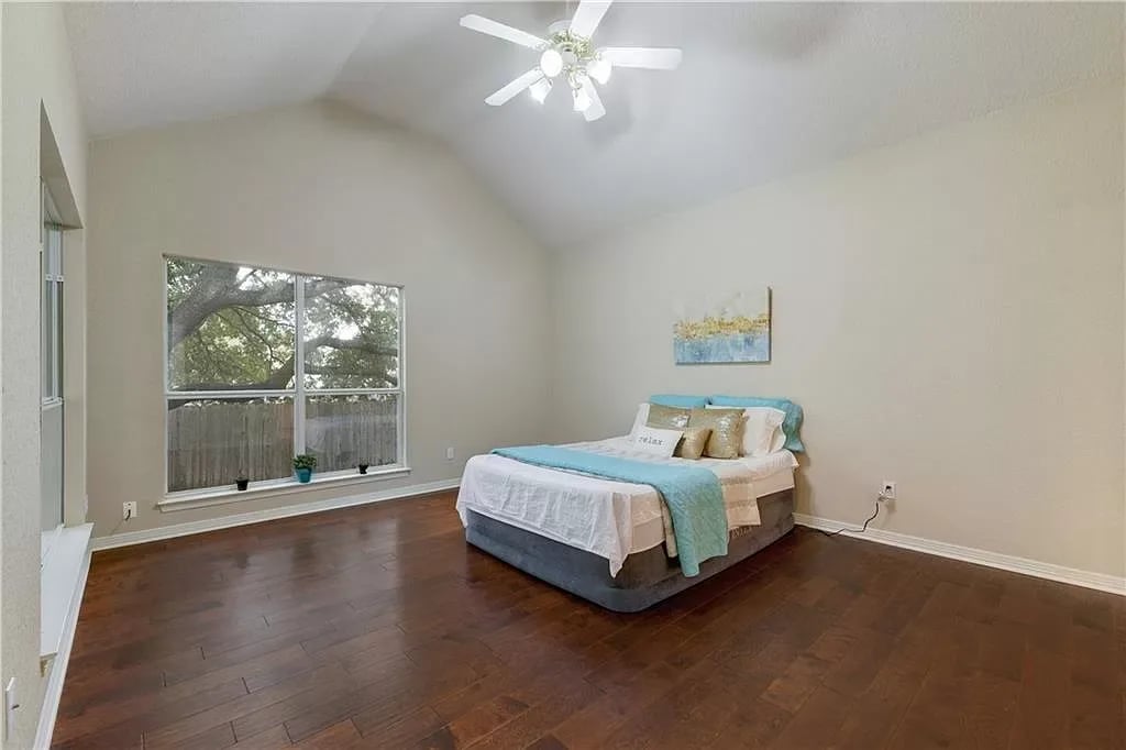 102 Susana Ct
