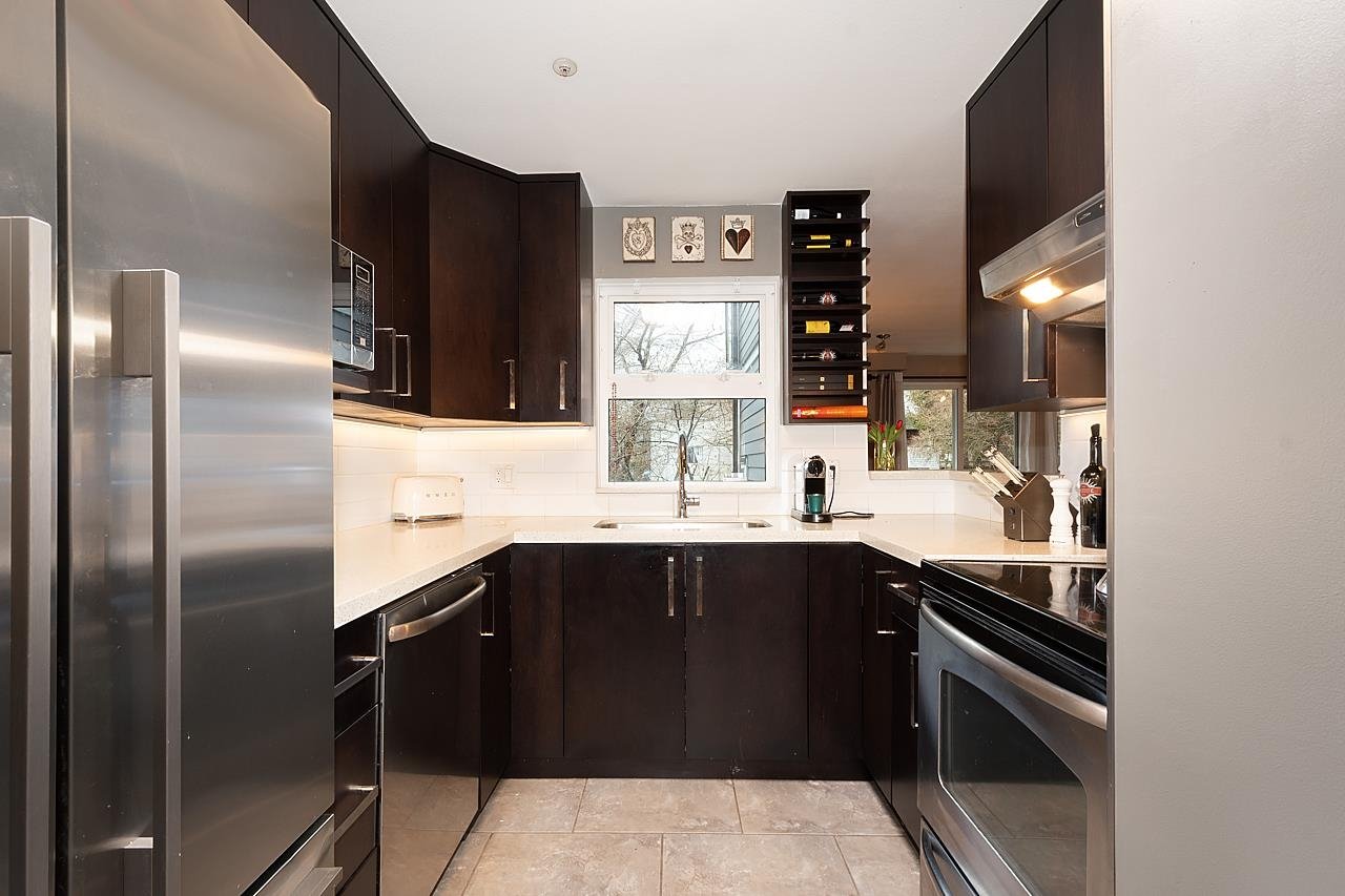 205-2212 Oxford St