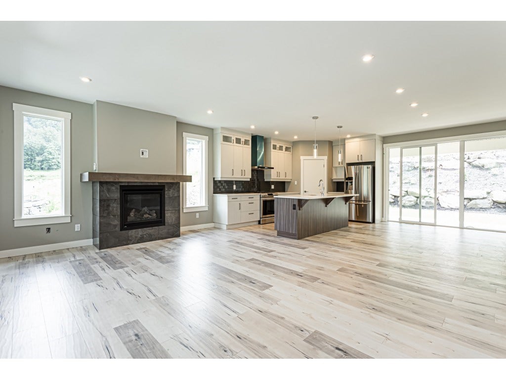 32-8295 Nixon Rd