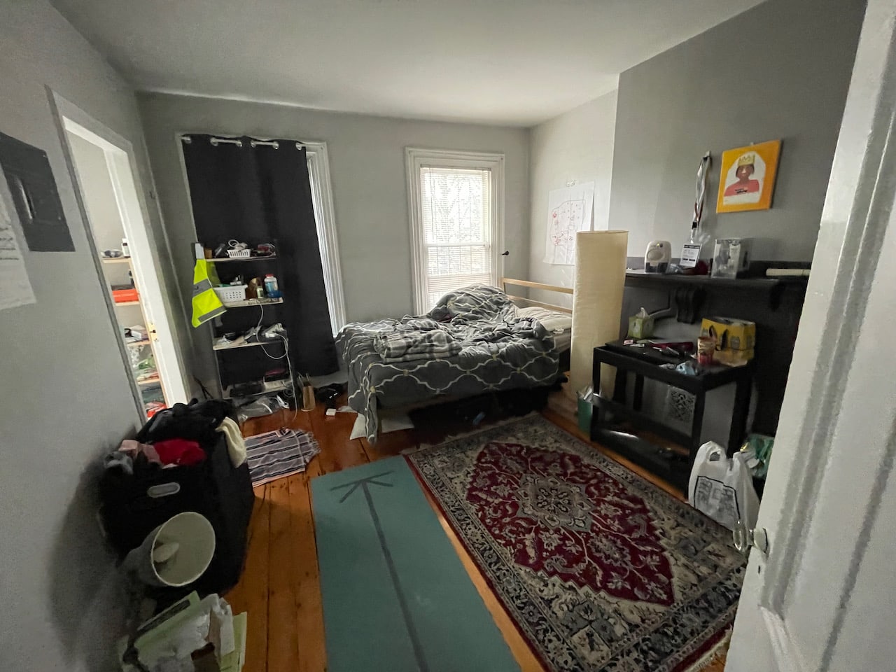 JUNE - Unique Duplex 2 Bedroom 2 Bathroom w/ Roof Access & Common Laundry! 