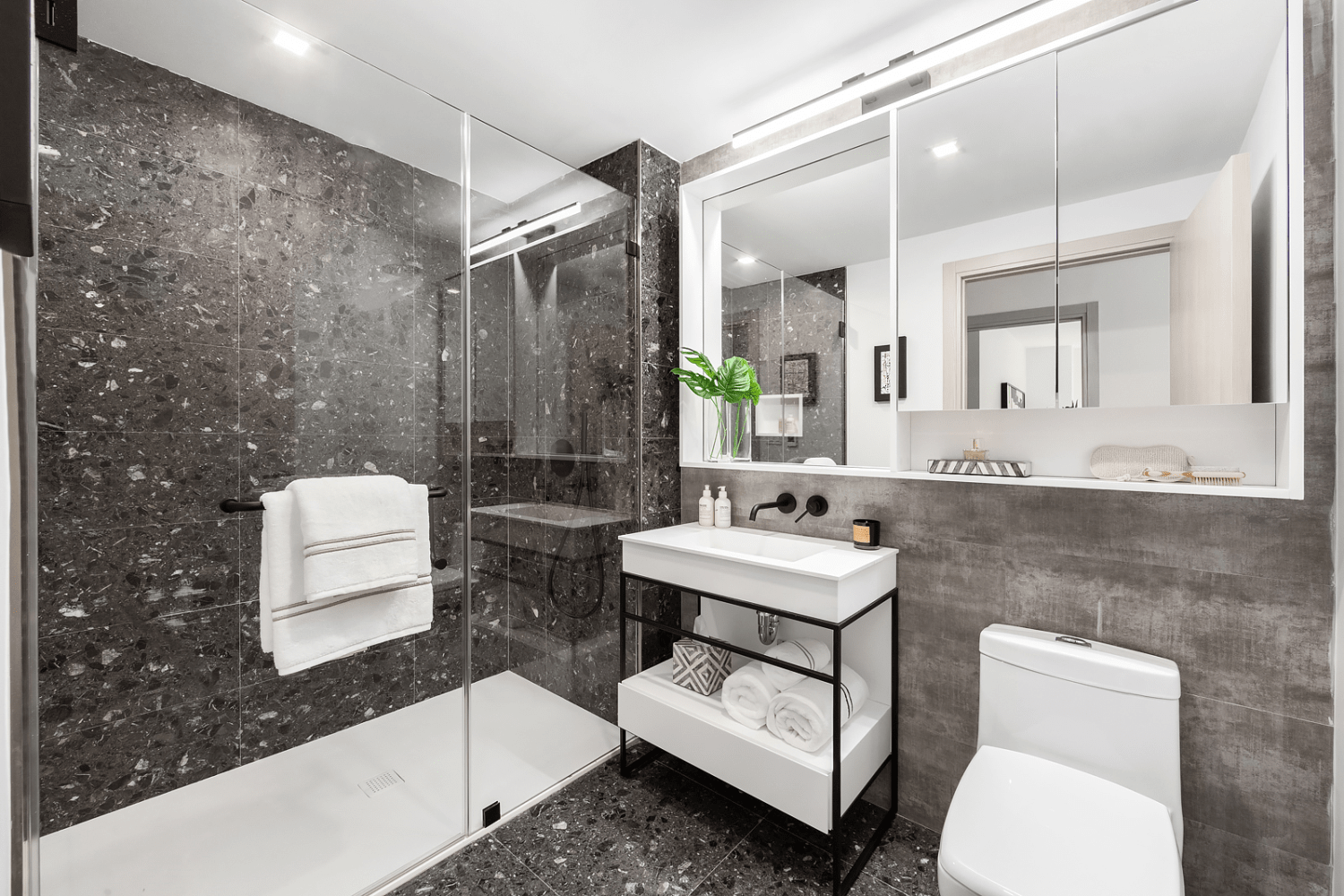 181 East 101st Street Unit: 803