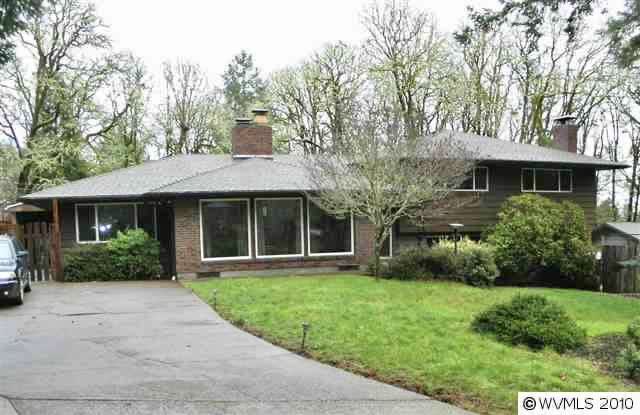 2215 NW Evergreen St - Sold by Debbie Brand