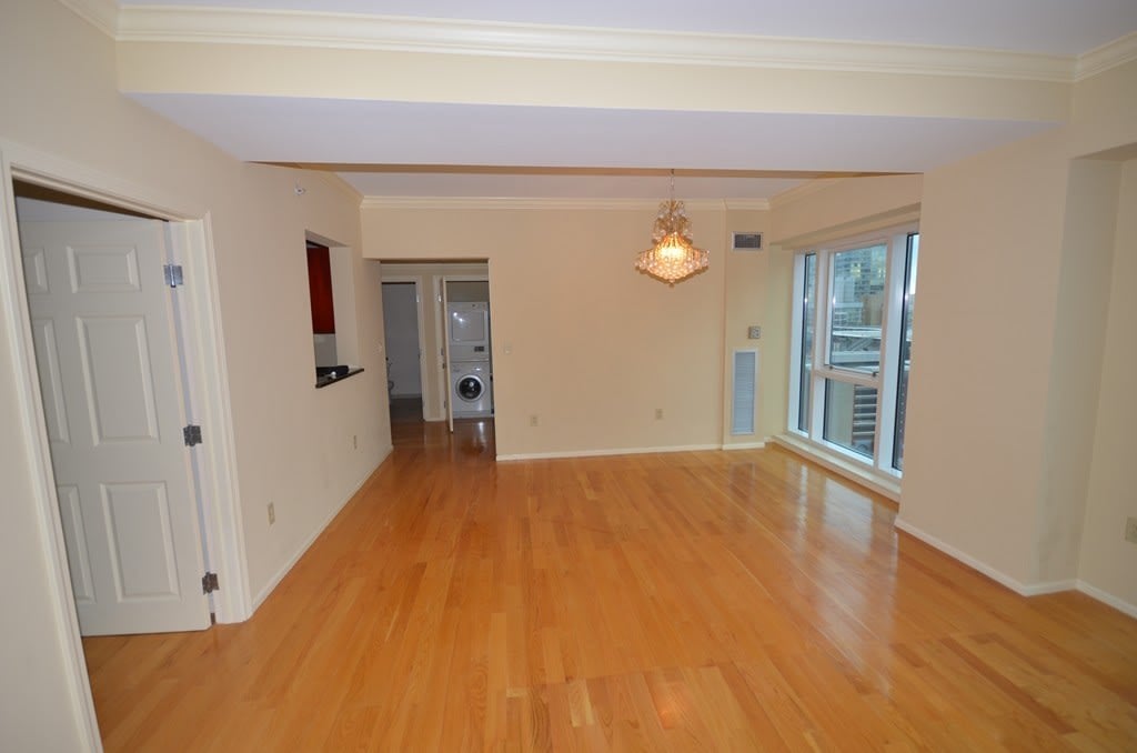 1 Nassau Street Unit: 1705