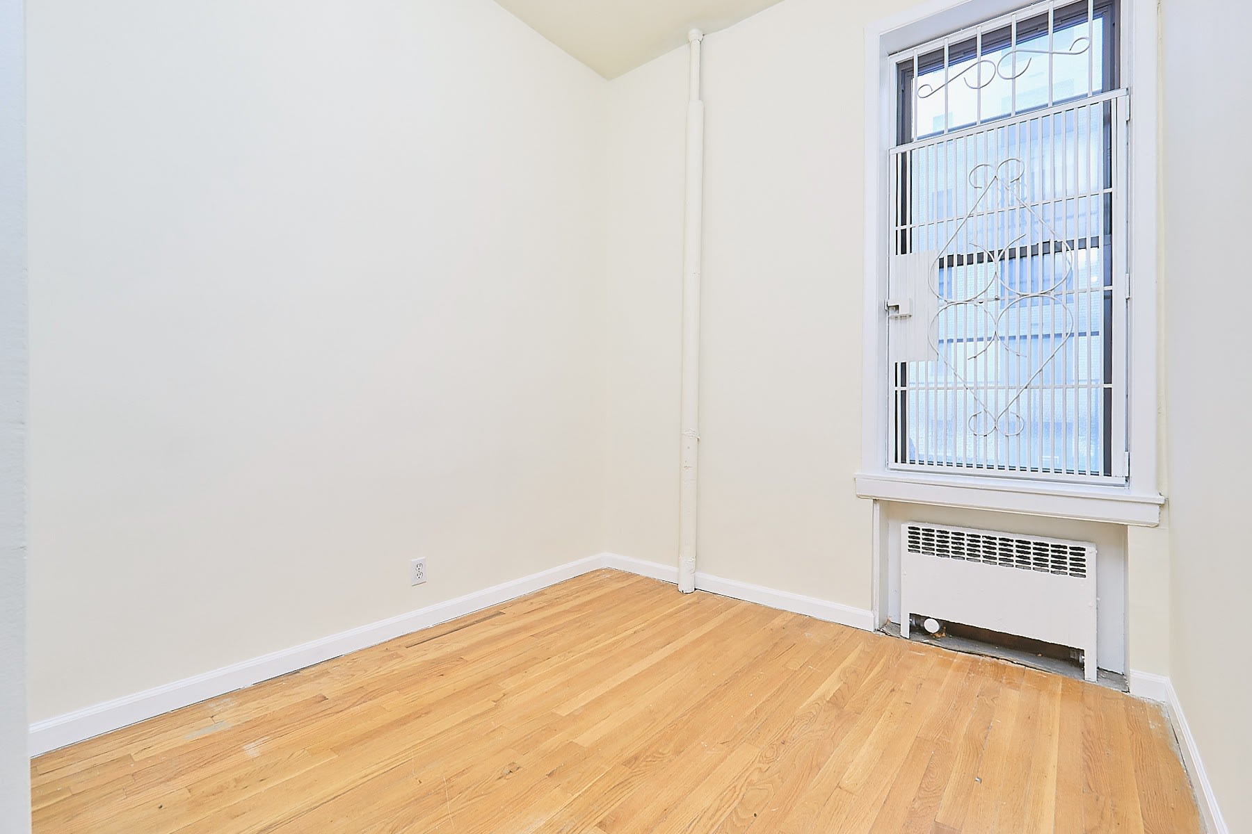 300 East 69th Street, Unit 2E
