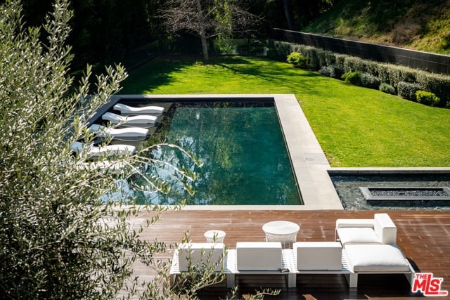 Lodge Garden