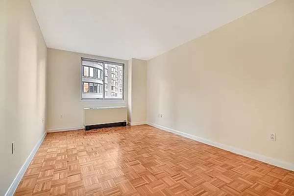 308 E 38th, #11C
