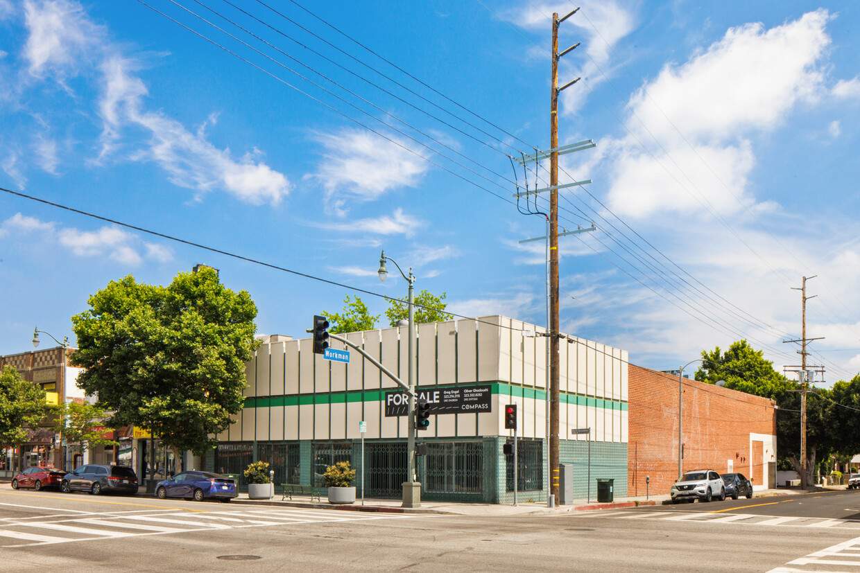2700 N Broadway