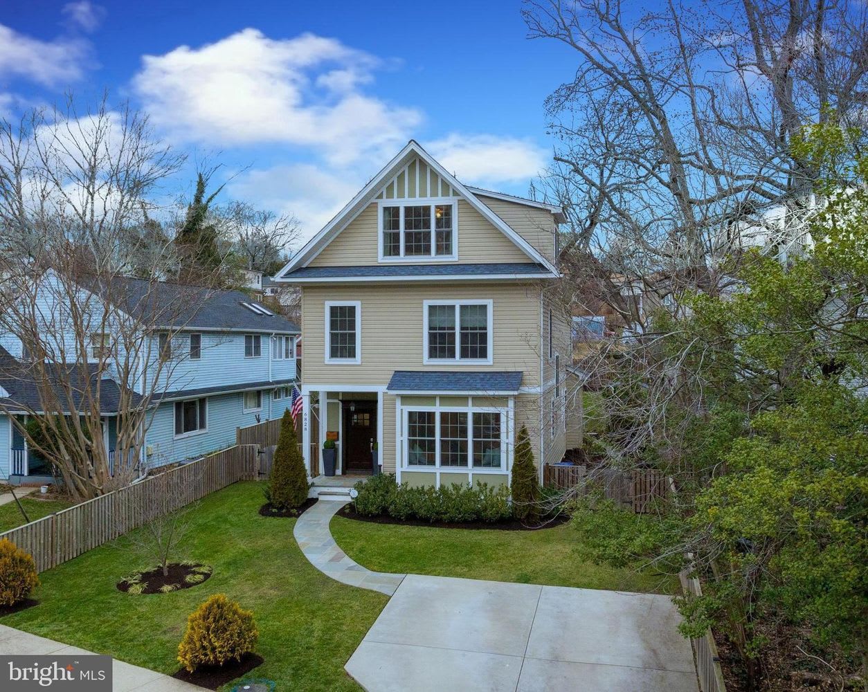 6828 CUSTIS PARKWAY
