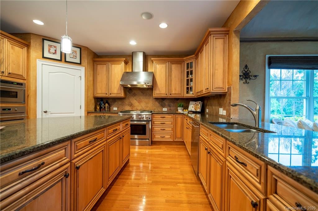 821 Wandering Way Dr