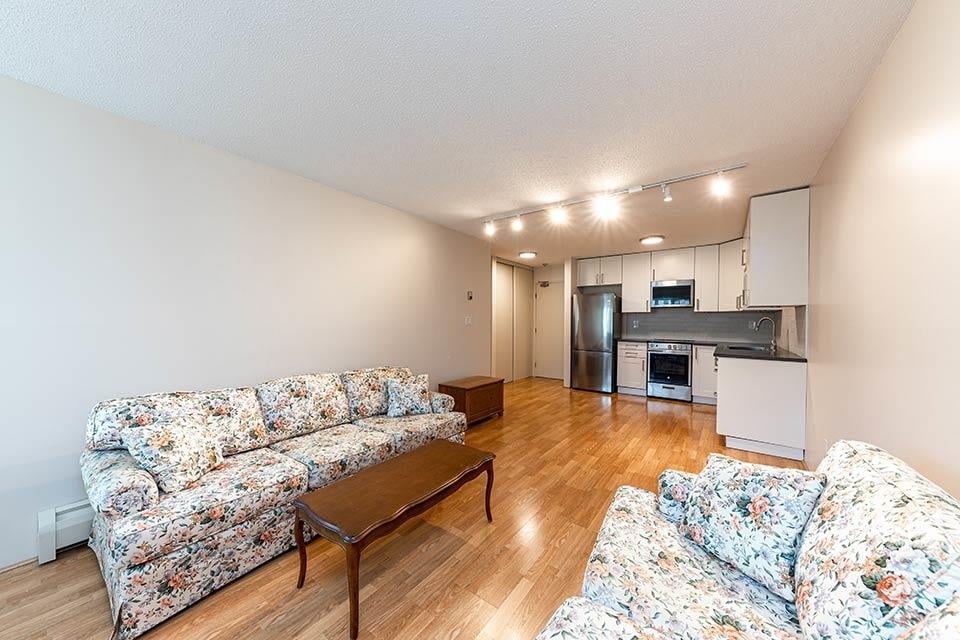 207-1122 King Albert Ave