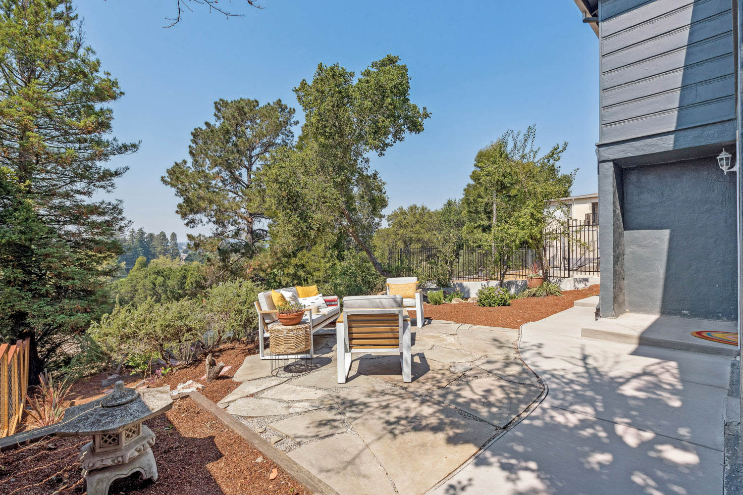 2455 Frances St