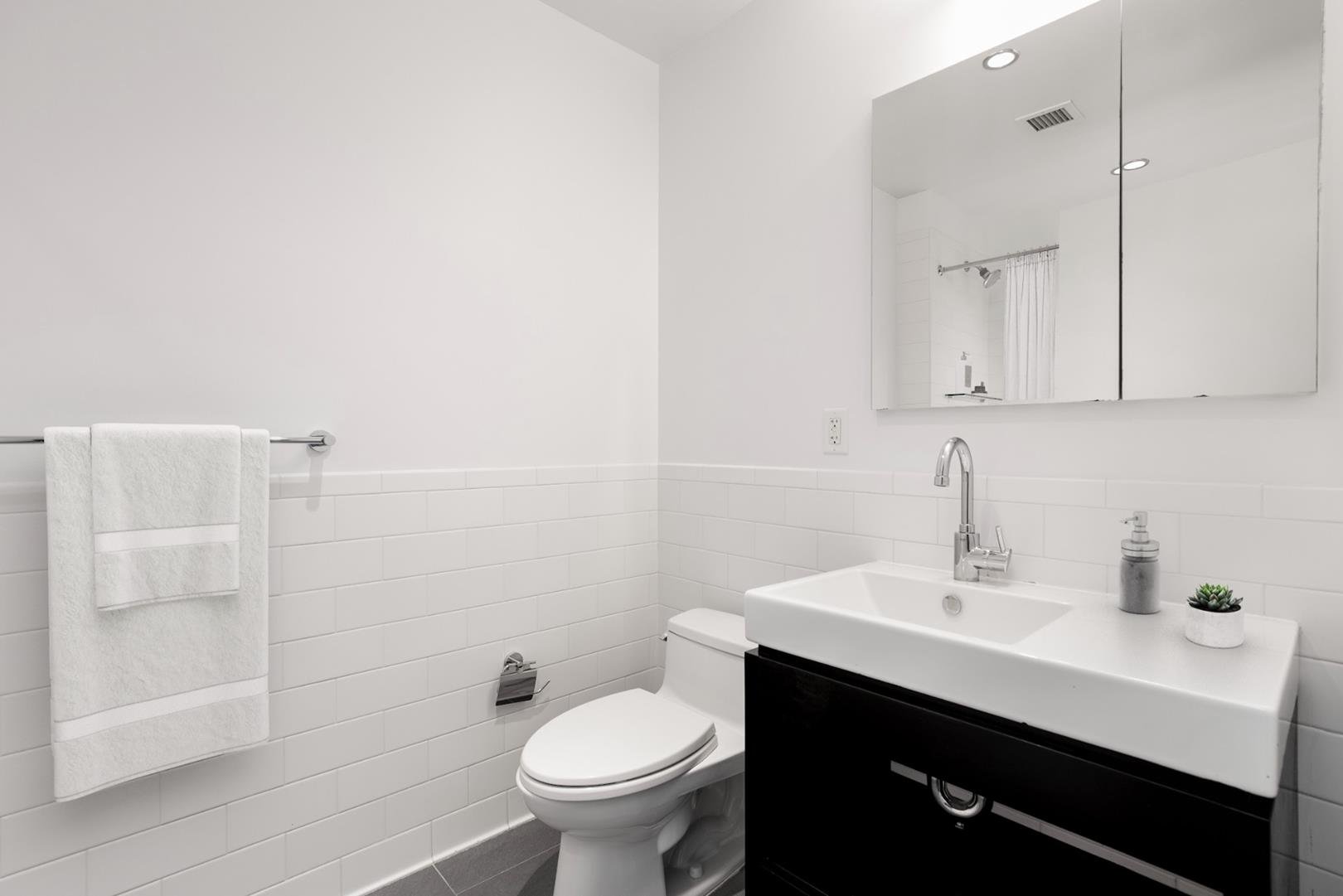 550 West 54th Street, Apt 25V