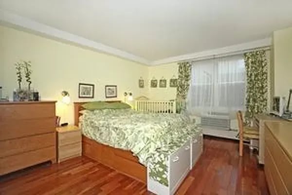 303 West 66th Street Unit: 20GW