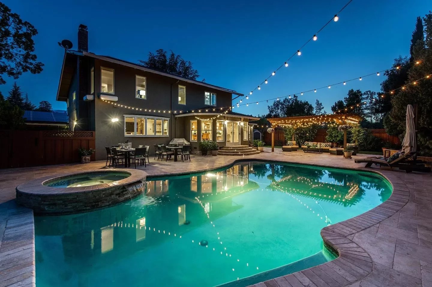 12335 Fredericksburg Dr