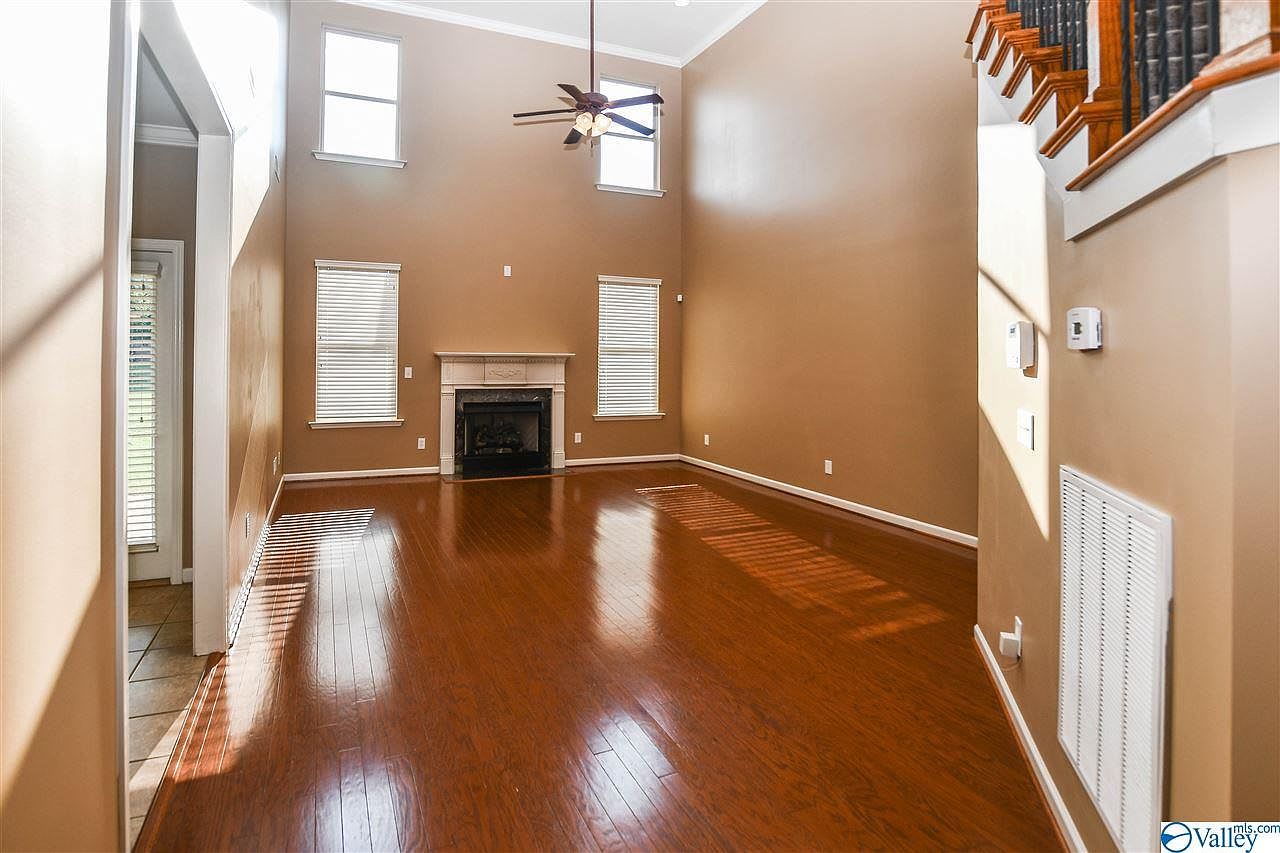10 Maple Tree Ln SW