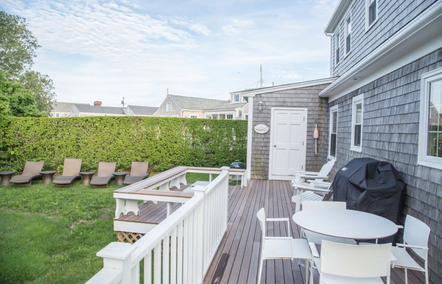 27 N Beach St