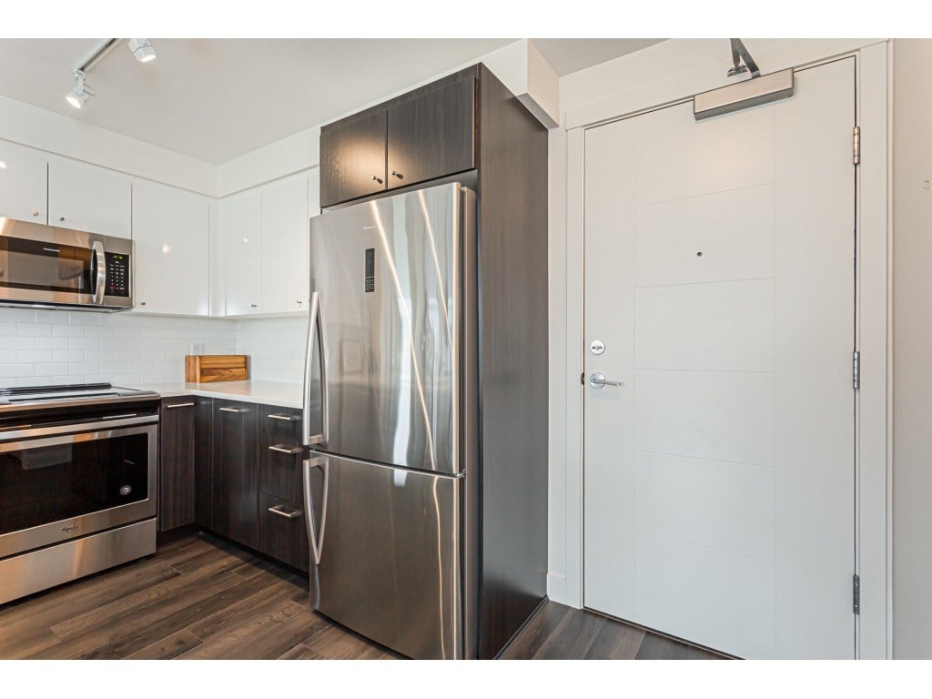 311-2525 Clarke St