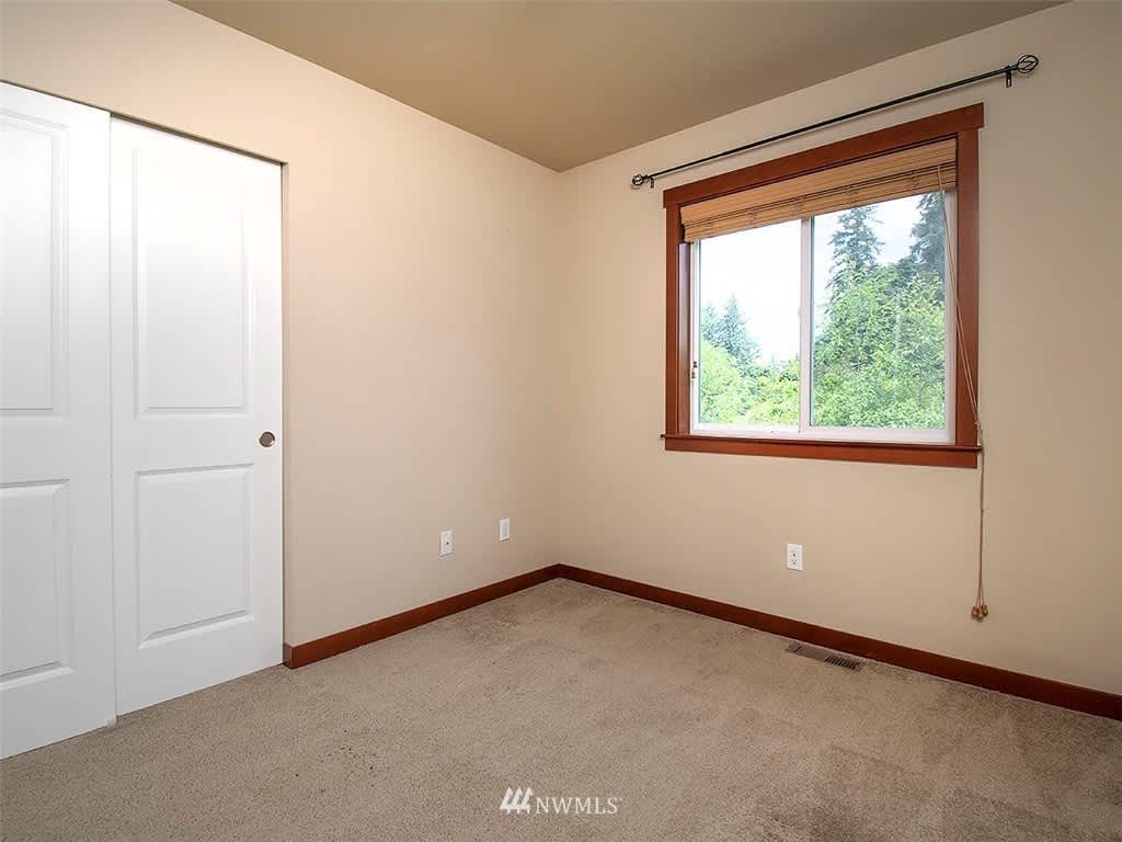 7227 14th Pl SE